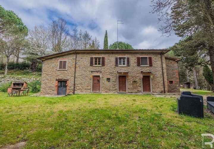 Farm hus i Arezzo, Arezzo, Arezzo - € 600.000 | Ref: R05228ARRU-1339050 - foto 1