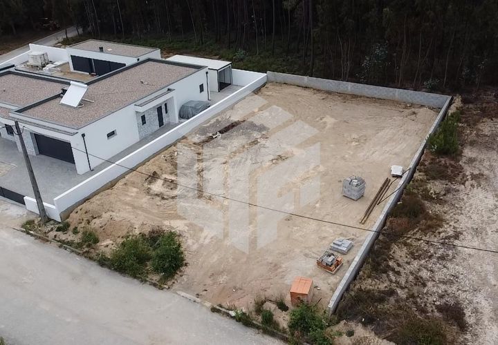 Helårsgrund i Tabua, Coimbra, Tabua - € 40.000 | Ref: LMF025 - foto 1