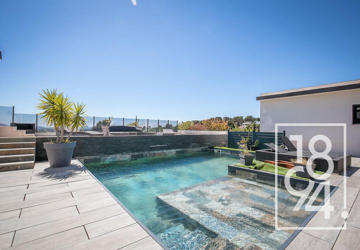 Villa i Marseille, Bouches-du-Rhone, Marseille - € 1 400 000 | Ref: 3358-O91-VVM - foto 1