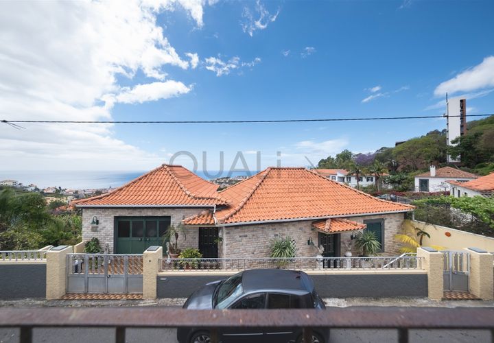 Villa i Funchal, Madeira, Funchal - € 359.000 | Ref: Q2672 - foto 1