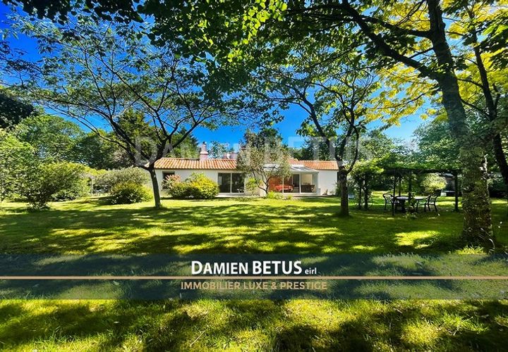 Villa a Challans, Vendee, Challans - € 407.500 | Ref: 340931501916 - foto 1
