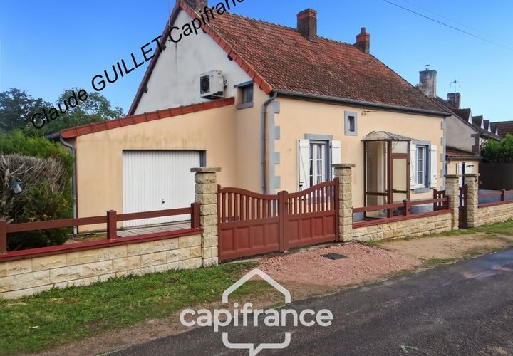 Villa a Commentry, Allier, Commentry - € 163.500 | Ref: 340939776321 - foto 1