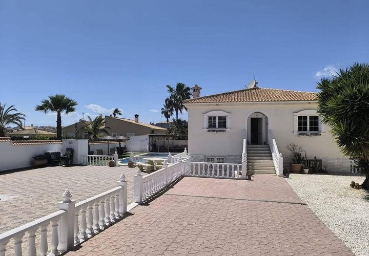 Villa a La Marina, Alicante, La Marina - € 425.000 | Ref: NP: 879 - foto 1