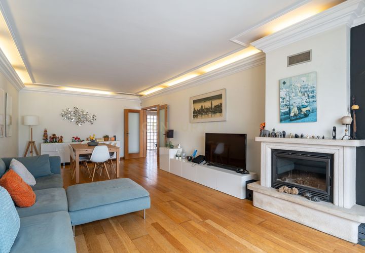 Villa i Carcavelos, Lisbon, Carcavelos - € 980.000 | Ref: C0483-01870 - foto 1