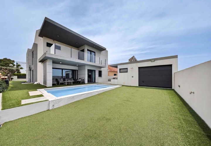 Villa i Oeiras, Lisbon, Oeiras - € 1.250.000 | Ref: CB15-0098 - foto 1