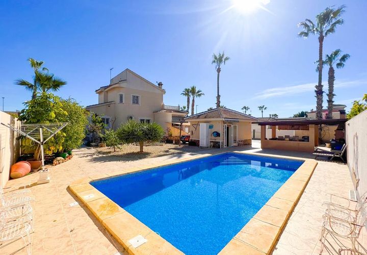 Villa en Ciudad Quesada, Alicante, Ciudad Quesada - € 569.000 | Ref: CLDMLS-71374 - photo 1
