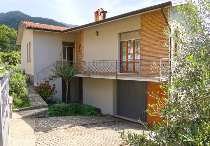 Villa i Bagnone, Massa and Carrara, Bagnone - € 290.000 | Ref: 391B - foto 1