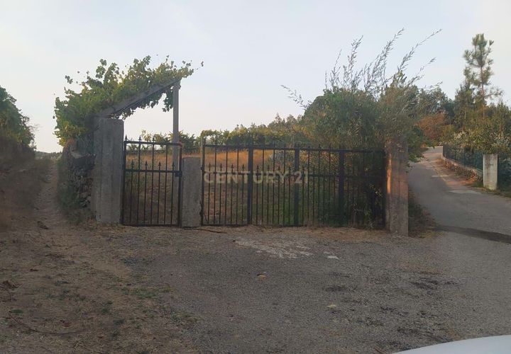 Helårsgrund i Arouca, Aveiro, Arouca - € 35.000 | Ref: C0496-00195 - foto 1
