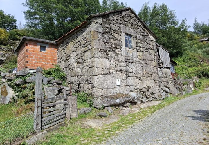 Villa i Arcos de Valdevez, Viana do Castelo, Arcos de Valdevez - € 29.000 | Ref: UNU.I.234.23362 - foto 1