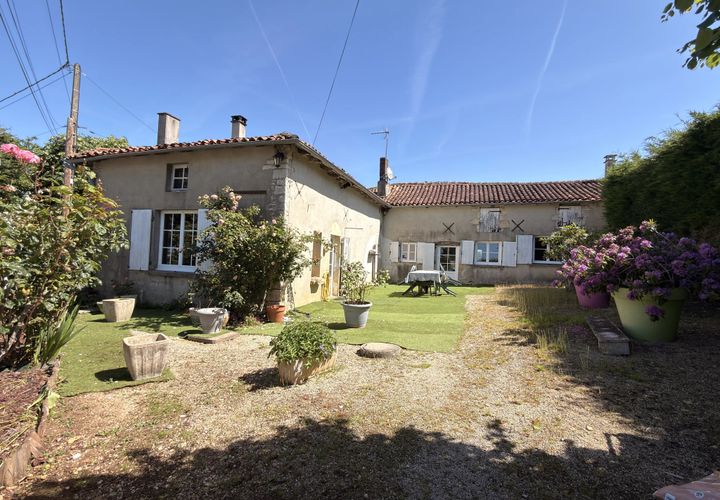 Landsbyhus i Taize-Aizie, Charente, Taize-Aizie - € 77.000 | Ref: BVI85734 - foto 1