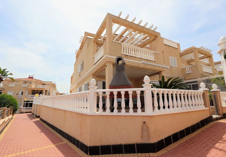 Villa a Playa Flamenca, Alicante, Playa Flamenca - € 299.500 | Ref: R5402164 - foto 1