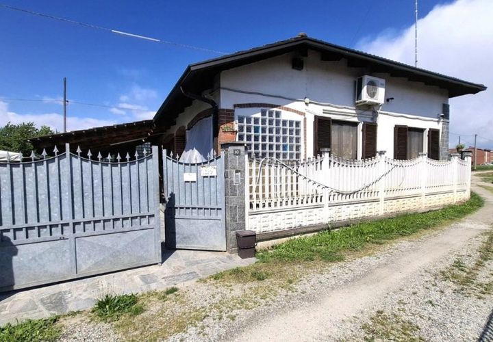 Villa a Bosconero, Turin, Bosconero - € 51.000 | Ref: 2639257 - foto 1