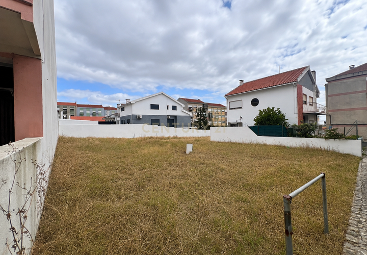 Helårsgrund i Barreiro, Setubal, Barreiro - € 98.000 | Ref: C0222-07087 - foto 1
