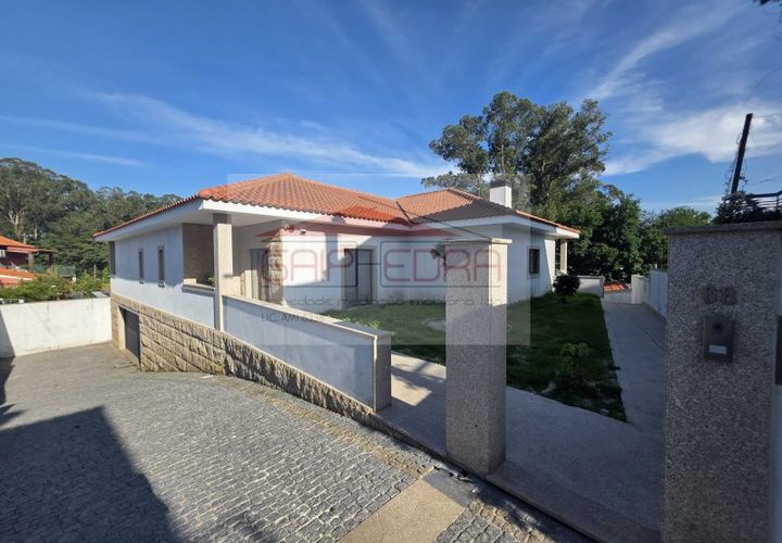 Villa i Airaes, Porto, Airaes - € 380.000 | Ref: EXP - foto 1