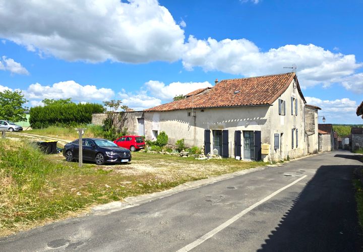 Landsbyhus i Verteuil-sur-Charente, Charente, Verteuil-sur-Charente - € 145.000 | Ref: BVI85318 - foto 1