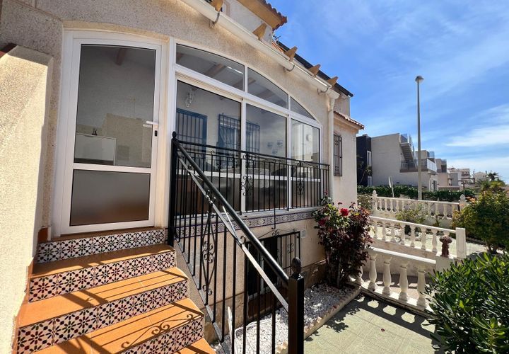 Byhus i Torrevieja, Alicante, Torrevieja - € 315.000 | Ref: 35873 - foto 1