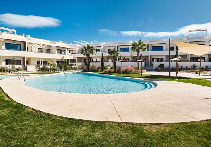 Bungalou a Torrevieja, Alicante, Torrevieja - € 360.000 | Ref: 35754 - foto 1
