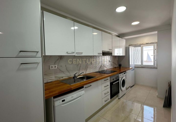 Lejlighed i Amadora, Lisbon, Amadora - € 265.000 | Ref: C0221-03896 - foto 1