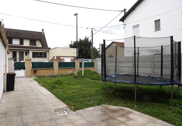Villa in Bobigny, Seine-Saint-Denis, Bobigny - € 630.000 | Ref: 87075888 - foto 1