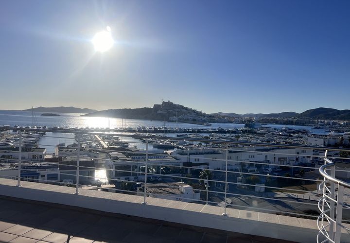 Penthouse i Ibiza, Ibiza, Ibiza - € 3 150 000 | Ref: Ático con solárium privado en Paseo Marítimo - foto 1