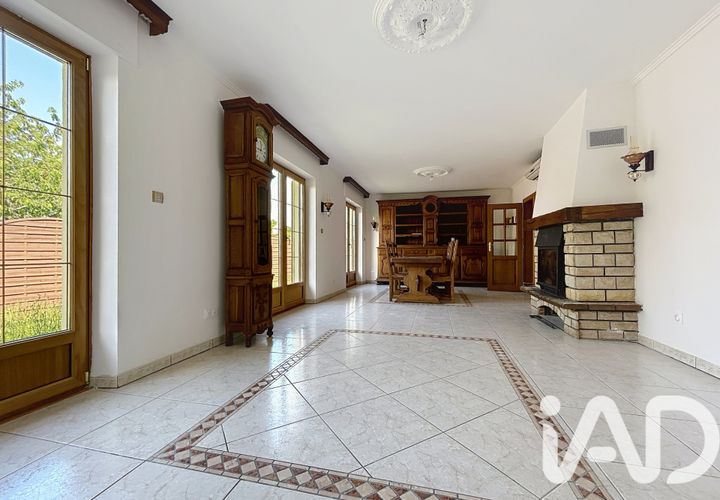 Villa a Hunting, Moselle, Hunting - € 1.750/mes | Ref: 45409 - foto 1