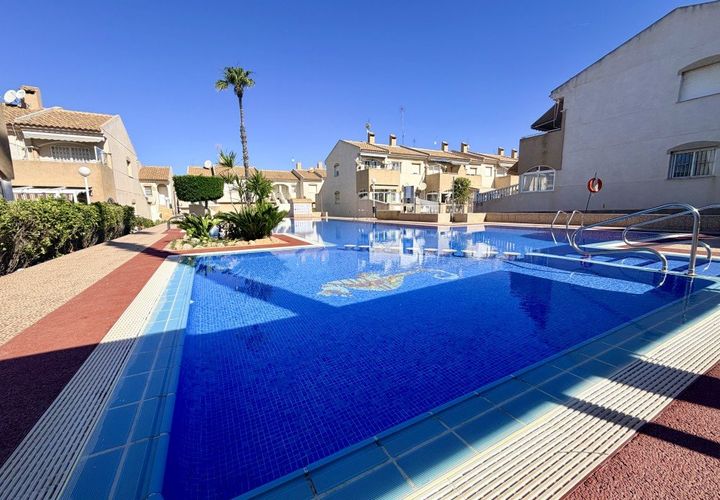 Leilighet i Torrevieja, Alicante, Torrevieja - € 157 500 | Ref: 27-49-515-11-1098/77715 - foto 1