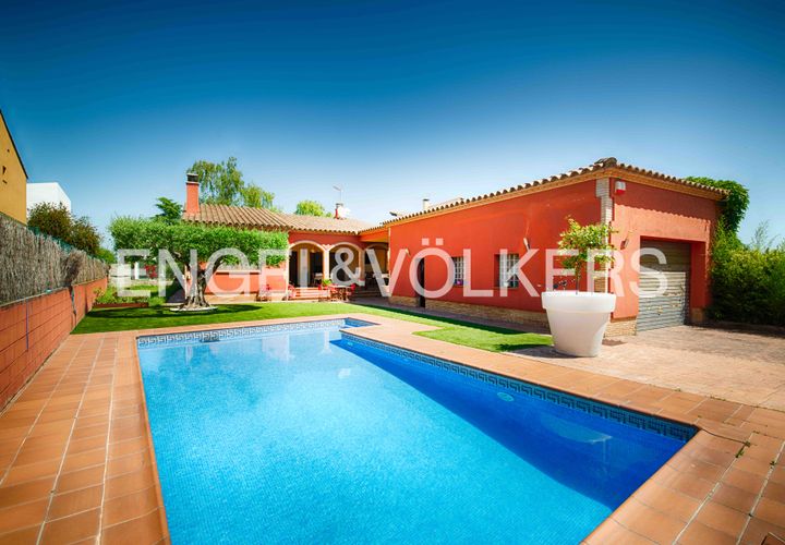 Villa a Navata, Gerona, Navata - € 850.000 | Ref: W-04A6MF - foto 1