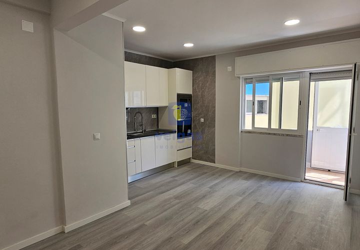Lejlighed i Amadora, Lisbon, Amadora - € 255.000 | Ref: ALVER-216761 - foto 1