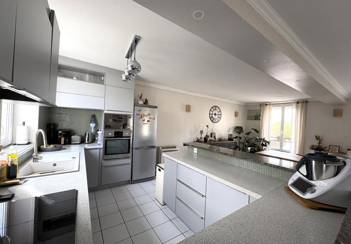 Villa i Pontault-Combault, Seine-et-Marne, Pontault-Combault - € 360.000 | Ref: 3011444357 - foto 1