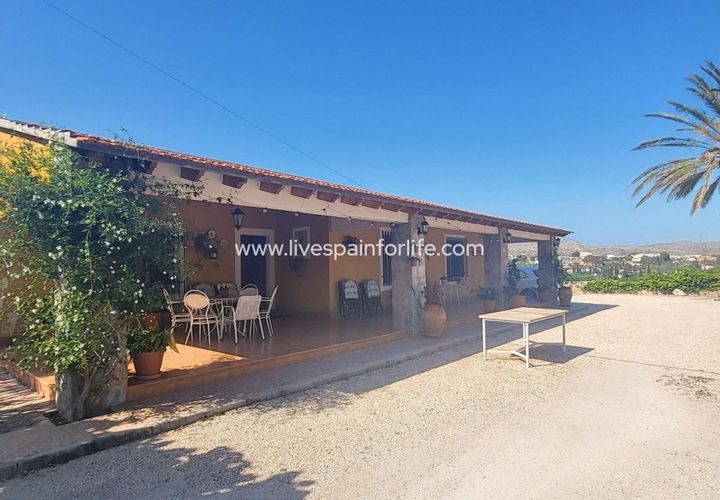 Villa a Novelda, Alicante, Novelda - € 280.000 | Ref: CH-95726 - foto 1
