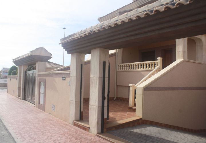 Landejendom i Torrevieja, Alicante, Torrevieja - € 330.000 | Ref: 99945618-01 - foto 1