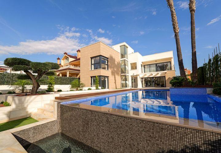 Villa i Torrevieja, Alicante, Torrevieja - € 1.630.000 | Ref: 44044309-01 - foto 1