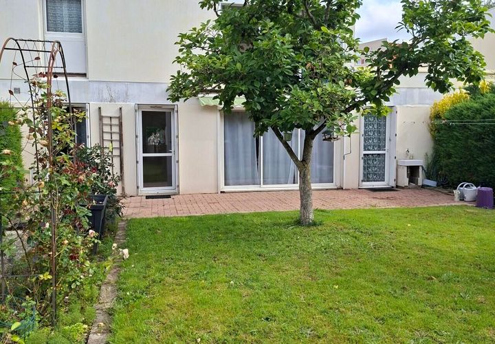 Villa i Le Mans, Sarthe, Le Mans - € 122.000 | Ref: 001/1674 - foto 1