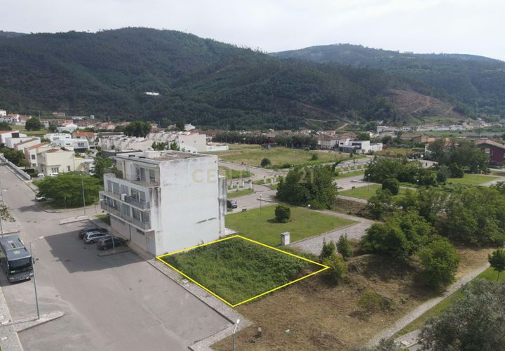 Helårsgrund i Lousa, Coimbra, Lousa - € 169.900 | Ref: C0289-02028 - foto 1