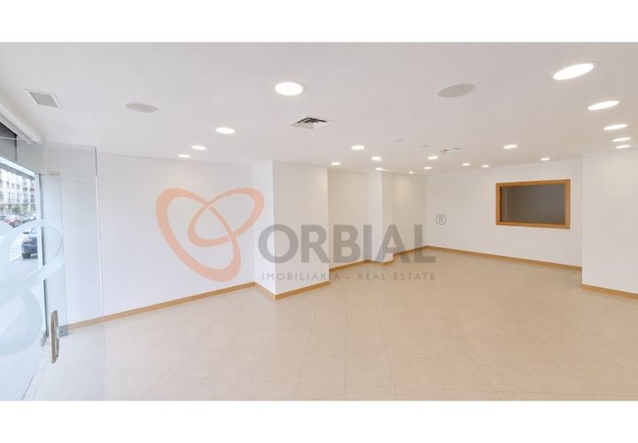 L'establiment comercial a Albufeira, Faro, Albufeira - € 2.200/mes | Ref: 4495 - foto 1