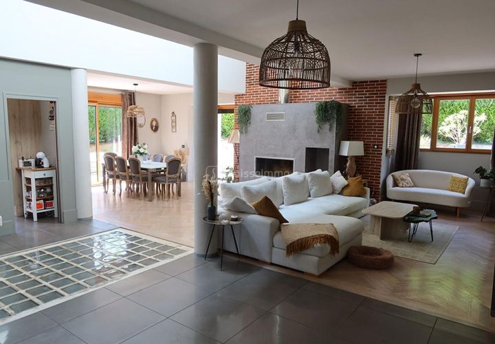 Villa a Besancon, Doubs, Besancon - € 650.000 | Ref: 696-BES - foto 1