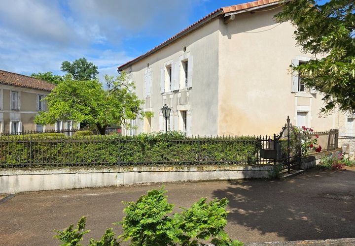 Landsbyhus i Condeon, Charente, Condeon - € 79.000 | Ref: 340936414926 - foto 1