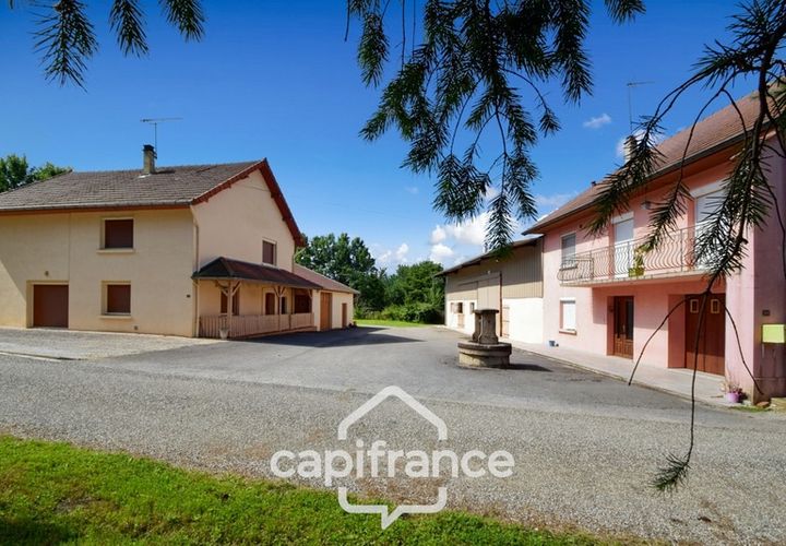 Villa a Bletterans, Jura, Bletterans - € 335.000 | Ref: 340939984664 - foto 1