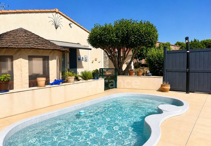 Villa a Vergeze, Gard, Vergeze - € 315.000 | Ref: 340934298896 - foto 1