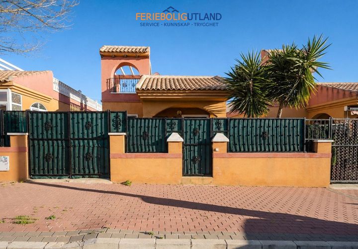 Villa a Torrevieja, Alicante, Torrevieja - € 239.000 | Ref: FBU22121 - foto 1