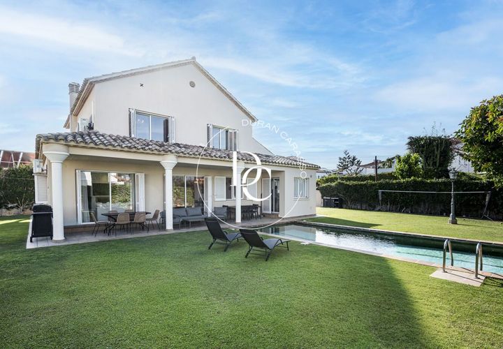 Villa a Sitges, Barcelona, Sitges - € 6.000/mes | Ref: 6359 - foto 1