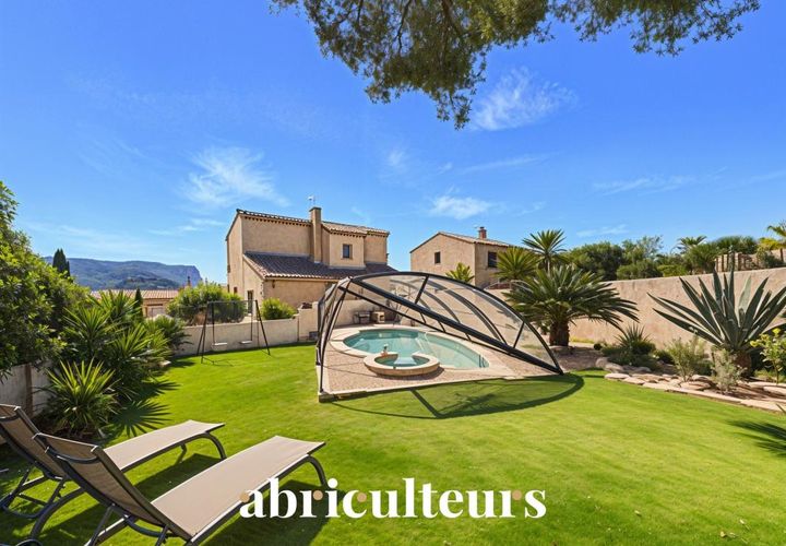 Villa a Cassis, Bouches-du-Rhone, Cassis - € 870.000 | Ref: PFVA080614113260 - foto 1