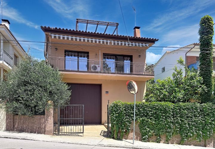 Byhus i Barcelona, Barcelona, Barcelona - € 620.000 | Ref: 926776 - foto 1