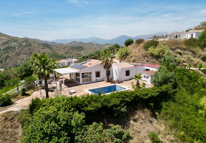 Villa a Vinuela, Malaga, Vinuela - € 382.000 | Ref: IRE2619 - foto 1