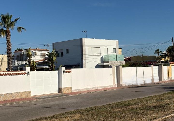 Villa a Torrevieja, Alicante, Torrevieja - € 465.000 | Ref: AG19MLSC2424807 - foto 1