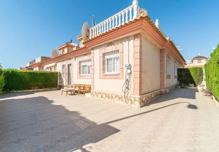 Byhus i Playa Flamenca, Alicante, Playa Flamenca - € 209.000 | Ref: CM444 - foto 1
