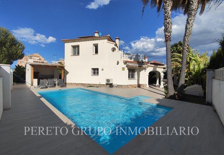 Villa en Denia, Alicante, Denia - € 475.000 | Ref: L001877 - photo 1