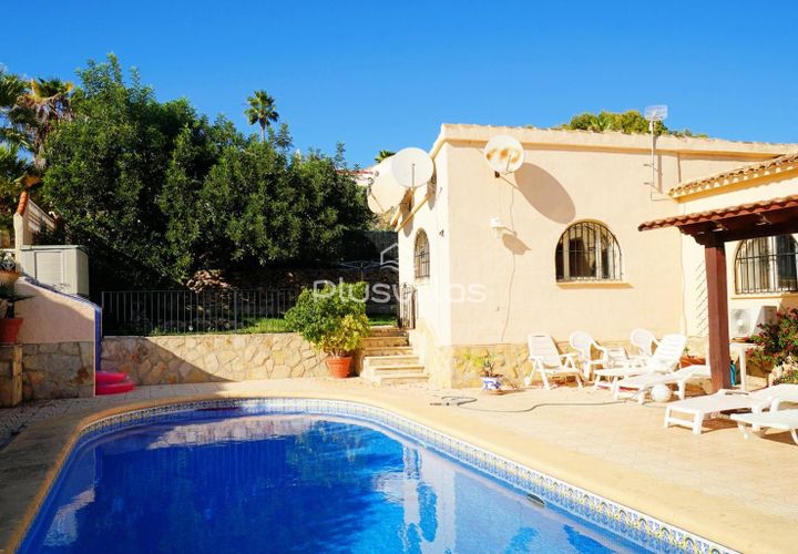 Villa en Calpe, Alicante, Calpe - € 550.000 | Ref: C107* - photo 1