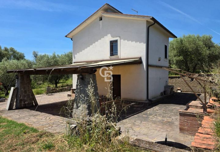Villa a Caprarola, Viterbo, Caprarola - € 85.000 | Ref: CBI006-7-333104 - foto 1