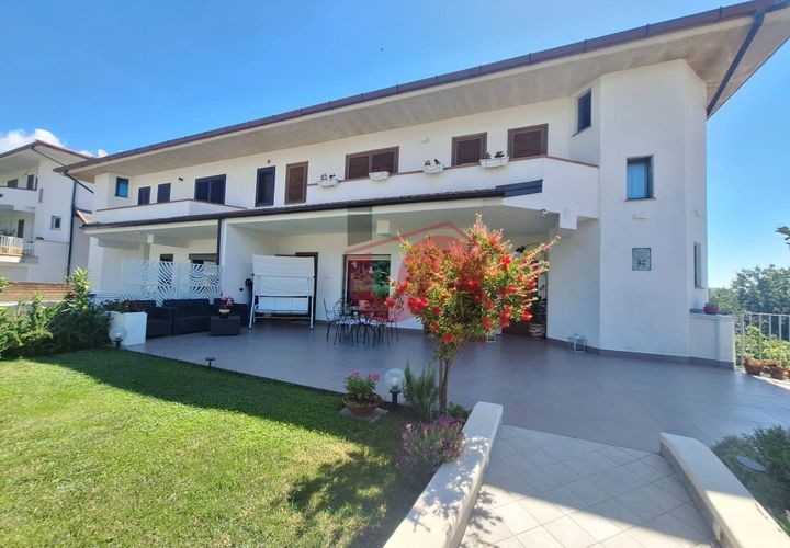 Villa a Ponte, Benevento, Ponte - € 340.000 | Ref: AA39897 - foto 1